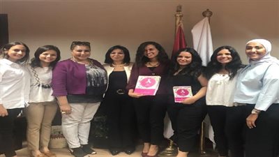 برلمانية تلبي دعوة فتيات حملة 