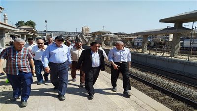 رئيس هيئة السكة الحديد يقوم بجولة تفقدية بمواقع العمل بمنطقتي وسط وغرب الدلتا