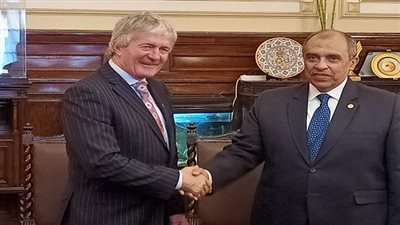 وزير الزراعة يعلن موافقة الجانب النيوزيلندي على فتح سوق جديدة للبرتقال المصرى