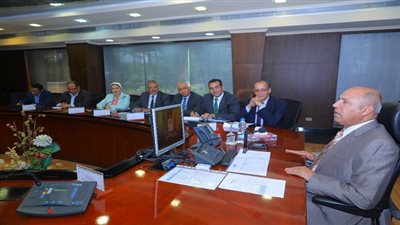 وزير النقل يستقبل ممثلى شركة مرسيدس لصناعة الاتوبيسات