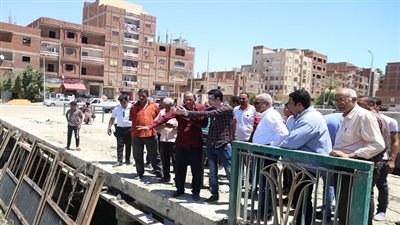 صقر يؤكد على مدير الرى بتطهير ترعة السويس