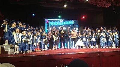 تخريج أول دفعة  FS2 من المدارس الدولية للغات بالشروق 