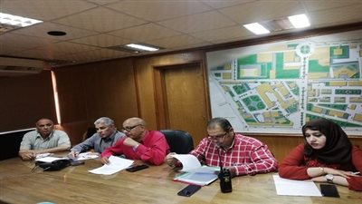 وكيل صحة السويس يعقد اجتماعا مع رؤساء الأقسام بالمستشفي العام