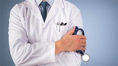 حقيقة انتداب الأطباء تعسفياً للعمل بمنظومة التأمين الصحي الجديدة