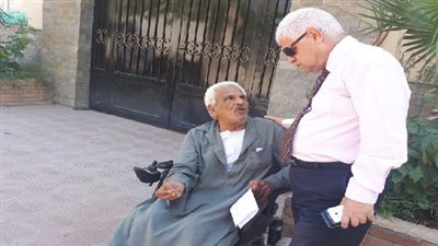 إنسانية رئيس حى البساتين