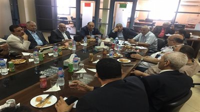 رئيس موانىء البحر الاحمر يبحث استعدادات موسم الحج البرى بميناء نويبع