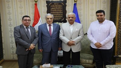 محافظ السويس لـ 