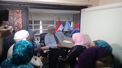 توزيع ٢٥٠ كرتونة مواد غذائية للفئات الاكثر احتياجا بحى البساتين