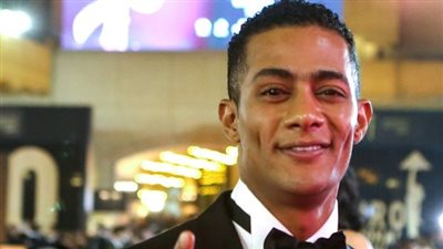 حكاية محمد رمضان مع كمسرى أتوبيس النقل العام