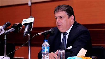 بالصور.. حسين زين يشارك فى افتتاح الدورة الأولى لتنمية المهارات الإعلامية للأئمة 