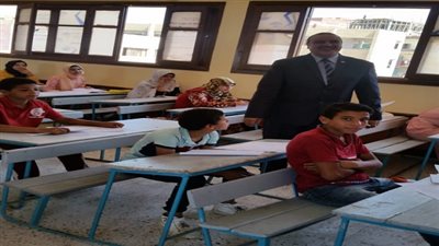 وكيل تعليم القليوبية يتفقد امتحانات الدور الثاني بمدارس قها 