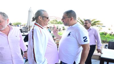 عمرو الليثي: فاروق الفيشاوي علمنا كيف نواجه المرض بالابتسام 