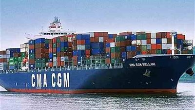  اليوم.. تداول 319 شاحنة بضائع و535 سيارة بموانى البحر الاحمر