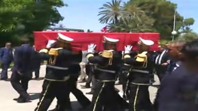 موكب جثمان الرئيس التونسى الباجى السبسى يصل قصر قرطاج