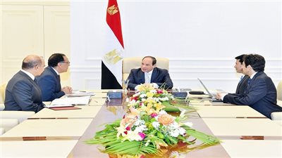 الرئيس السيسي يجتمع مع رئيس مجلس الوزراء ووزير الشباب والرياضة