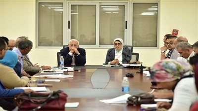 وزيرة الصحة تجتمع بالصيادلة ورئيسات التمريض بمستشفيات منظومة التأمين الصحي الجديد ببورسعيد