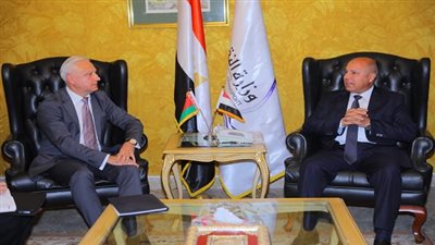 وزير النقل يلتقي سفير بيلاروسيا بالقاهرة لبحث التعاون المشترك في مجالات النقل المختلفة
