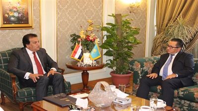 وزير التعليم العالى يستقبل سفير كازاخستان بالقاهرة