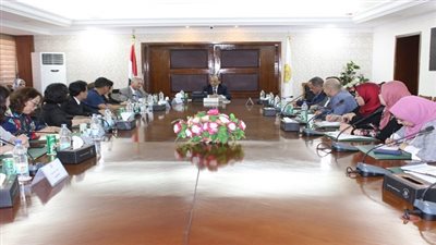 وزير التنمية المحلية يستقبل وفداً من مقاطعة شاندوانج الصينية