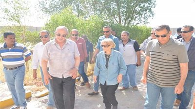 محافظ البحر الأحمر ومستشارا الرئيس يتفقدا مركز شباب مرسى علم