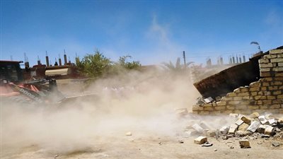 ازالة تعديات علي املاك الدولة بمساحة 4214 مترا مربعا بقطاع السويس الريفى 