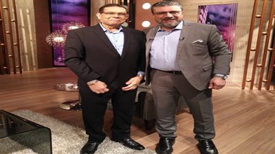 بالفيديو..  سامي فهمي يترك التمثيل ويعمل طباخ بامريكا 30 سنة !!!