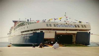 تداول 326 شاحنة بضائع و173 سيارة بموانىء البحر الاحمر