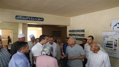 محافظ السويس يبحث حل مشكلة المياه الجوفية اسفل مبني التأهيل الاجتماعي