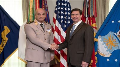 وزير الدفاع يعود إلى القاهرة بعد زيارة رسمية للولايات المتحدة الأمريكية