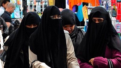 هولندا تحظر النقاب في الأماكن العامة