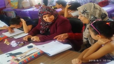 مدير التعليم بالسويس تتفقد أنشطة إدارة الموهوبين بالمركز الأستكشافي