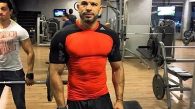 قرار عاجل من النيابة بشأن اتهام بشير التابعي بدهس شاب في التجمع