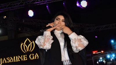 مروى اللبنانية تتجاوز أحزانها وتعود لحفلاتها ونشاطها الفني