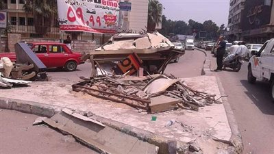 بالصور..  حادث تحطم تمثال السلام بالمنصورة 