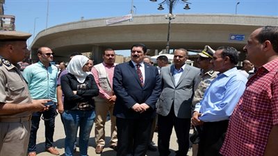محافظ القليوبية يقود اكبر حملة لإزالة الإشغالات والباعة الجائلين بمدينة بنها 