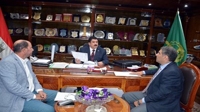 محافظ القليوبية يتابع اعمال تطوير مستشفي بنها التعليمي مع وكيل وزارة الصحة ومديرالمستشفي