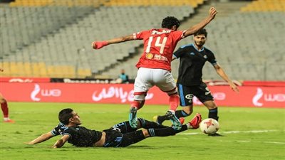 خطيئة جهاد جريشة بمباراة الأهلي وبيراميدز.. هل يعاقب عليها؟