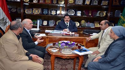 محافظ القليوبية يوجه بسرعة افتتاح المرحلة الأولى من ممشى مدينة بنها خلال احتفالات المحافظة بعيدها القومي