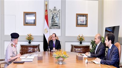 الرئيس السيسي يجتمع مع رئيس مجلس إدارة صندوق تكريم الشهداء والمصابين وأسرهم