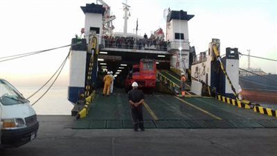 تداول 209 شاحنة و568 سيارة بموانىء البحر الأحمر