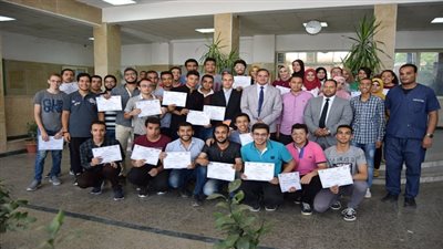 تكريم ٣٣ طالب بطب سوهاج لاجتيارهم ورشة عمل الإسعافات الأولية