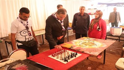 رئيس جامعة سوهاج يشارك الطلاب في فعاليات الدورة الكشفية بعين شمس