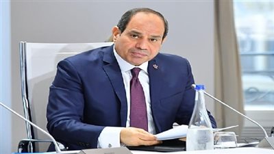 الرئيس السيسي يلتقي بنظيره الفرنسي على هامش فعاليات قمة مجموعة الدول السبع