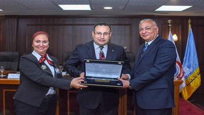 محافظ الإسكندرية يشارك في احتفالية اليوم العالمي لفيروس سي