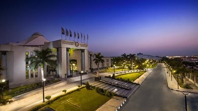 الهيئة القومية لضمان جودة التعليم تمنح كلية العلوم والصيدلة بجامعة مصر اعتماد الجودة 