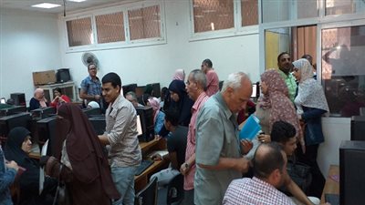 إستقبال ٥٠٠  طالب فى اليوم الأول من تنسيق الناجحين في الدور الثاني بالثانوية العامة بمعامل جامعة عين شمس 