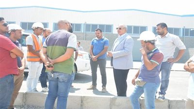 محافظ البحر الاحمر يتفقد الأعمال الإنشائية بالمدينة الصناعية بالغردقة