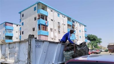 بدء عمل منظومة جمع القمامة من المنازل بالسويس