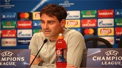 فايلر ومعاونوه يظهرون في الأهلي للمرة الأولى