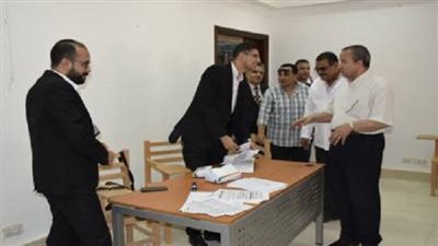 جامعة السويس تستخرج بطاقات الدفع الإلكترونى للطلاب الجدد بالمجان